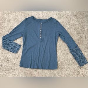 Long Sleeve Shirt with crochet sleeves XL